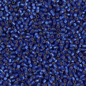 델리카비즈 1.6mm(DB693번 : Medium Blue Dyed Semi-Matte Silver-Lined) - 3g